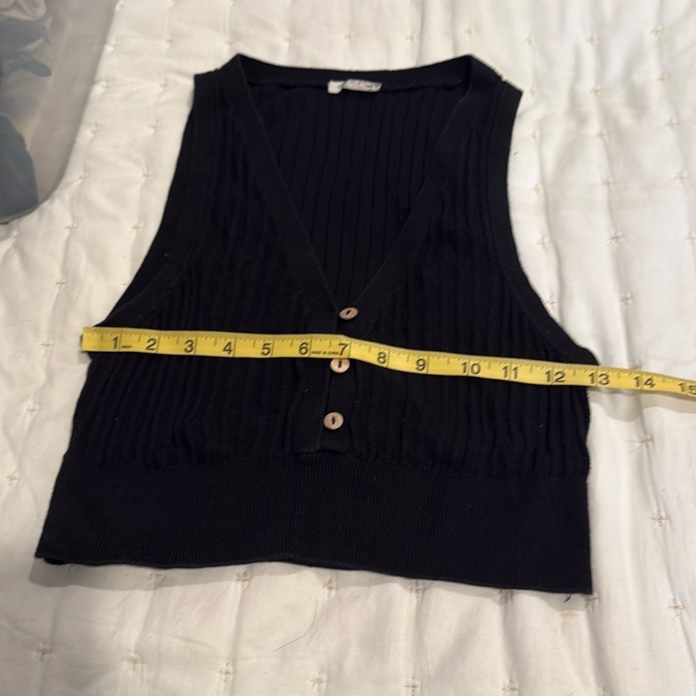 Free People black cropped lightweight sleeveless sweater